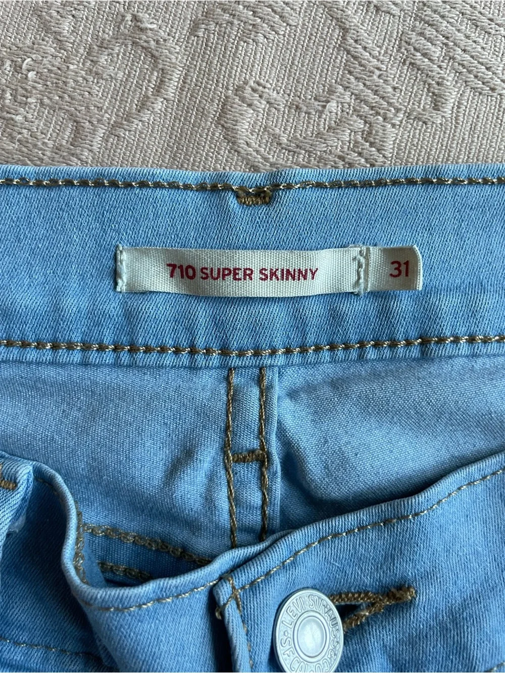 Levis light wash